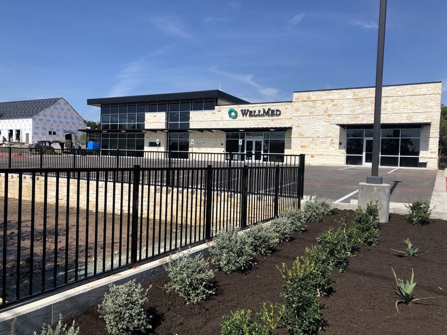 601 Crystal Falls Pkwy, Leander, TX Mixed Use Building